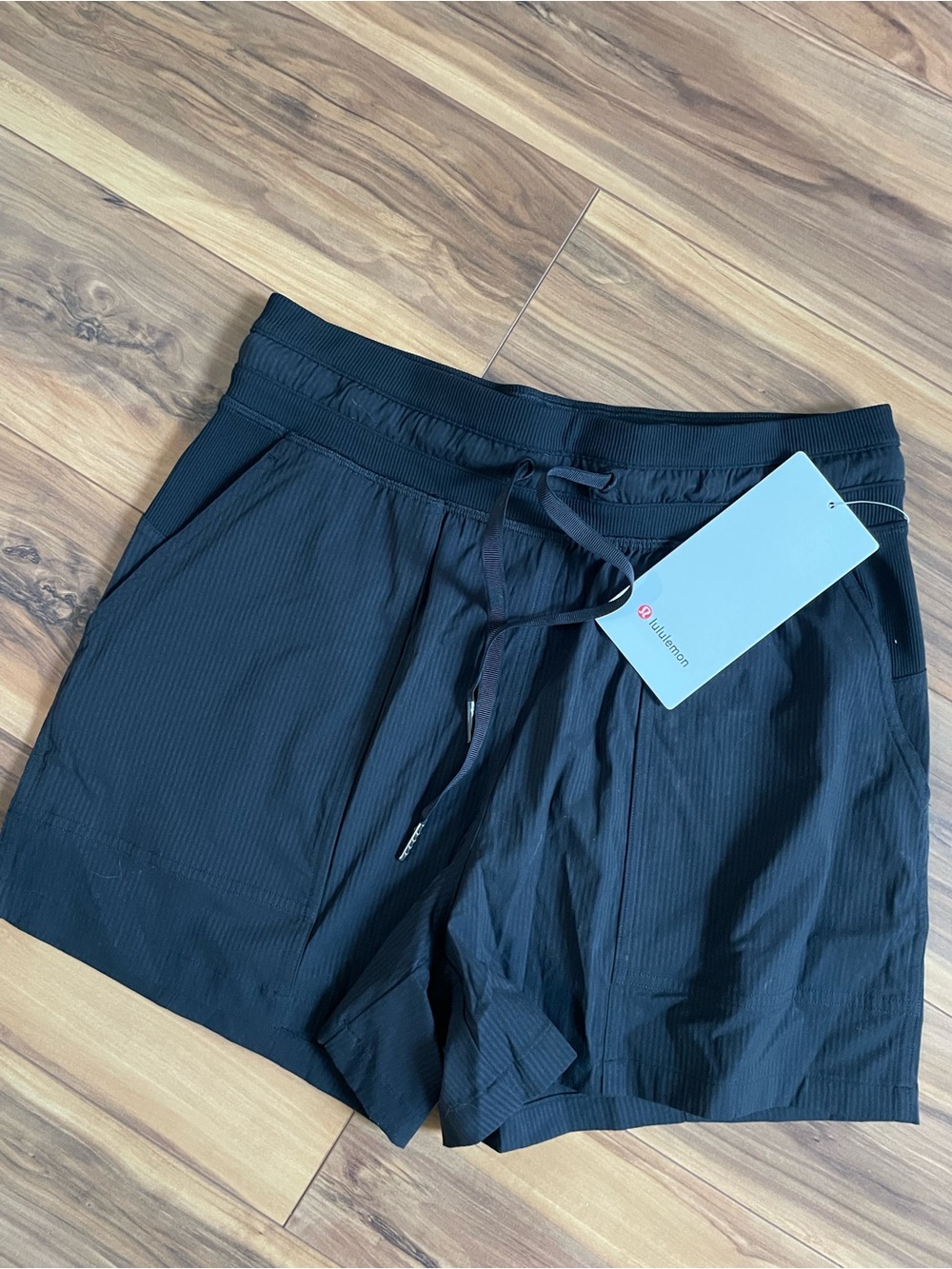 lululemon athletica Black Dance Studio HR Short 3.5" size 4 NWT